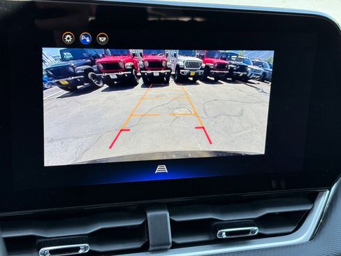 Used 2025 Chevrolet Equinox LT AWD/4WD image 23