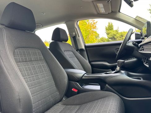 Used 2025 Honda HR-V LX image 26