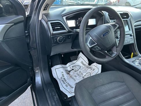 Used 2018 Ford Fusion SE w/ Fusion SE Technology Package image 29