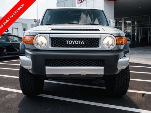 Used 2010 Toyota FJ Cruiser 4WD image 2