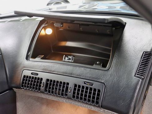 Used 1990 Chevrolet Corvette ZR-1 image 25