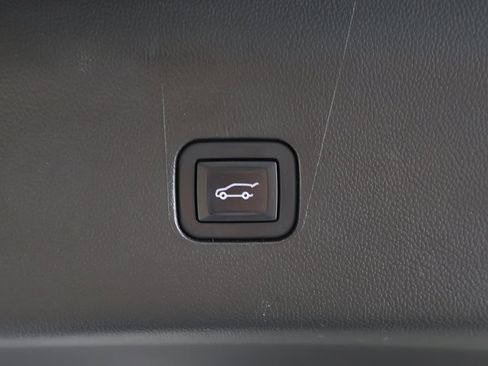 Used 2023 Buick Enclave Essence w/ Experience Buick Package image 22