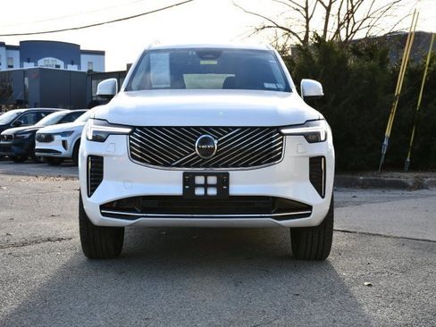 Certified 2025 Volvo XC90 B5 Plus image 2