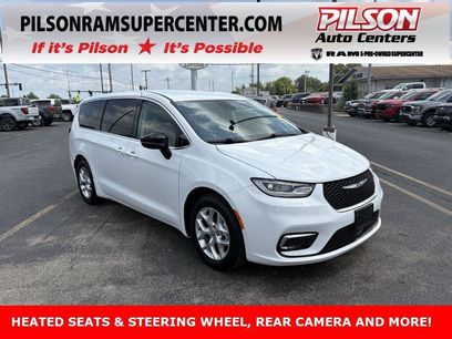 Used 2024 Chrysler Pacifica Touring-L