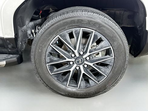 Used 2024 Lexus GX 550 w/ Accessory Package (2T) image 30