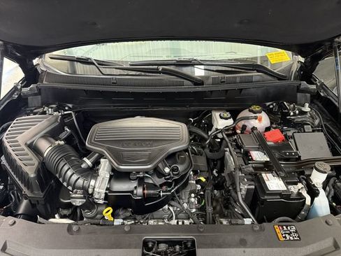 Certified 2024 Cadillac XT6 Premium Luxury w/ LPO, Floor Liner Package AWD/4WD image 28