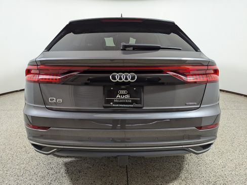 Used 2022 Audi Q8 Prestige image 6