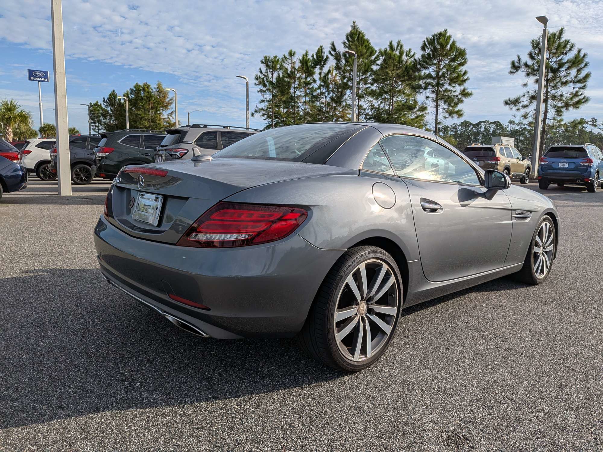 Used 2017 Mercedes-Benz SLC 300 image 4