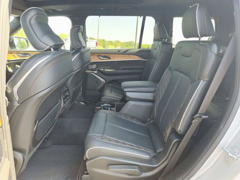 Used 2025 Jeep Grand Cherokee L Summit AWD/4WD image 14