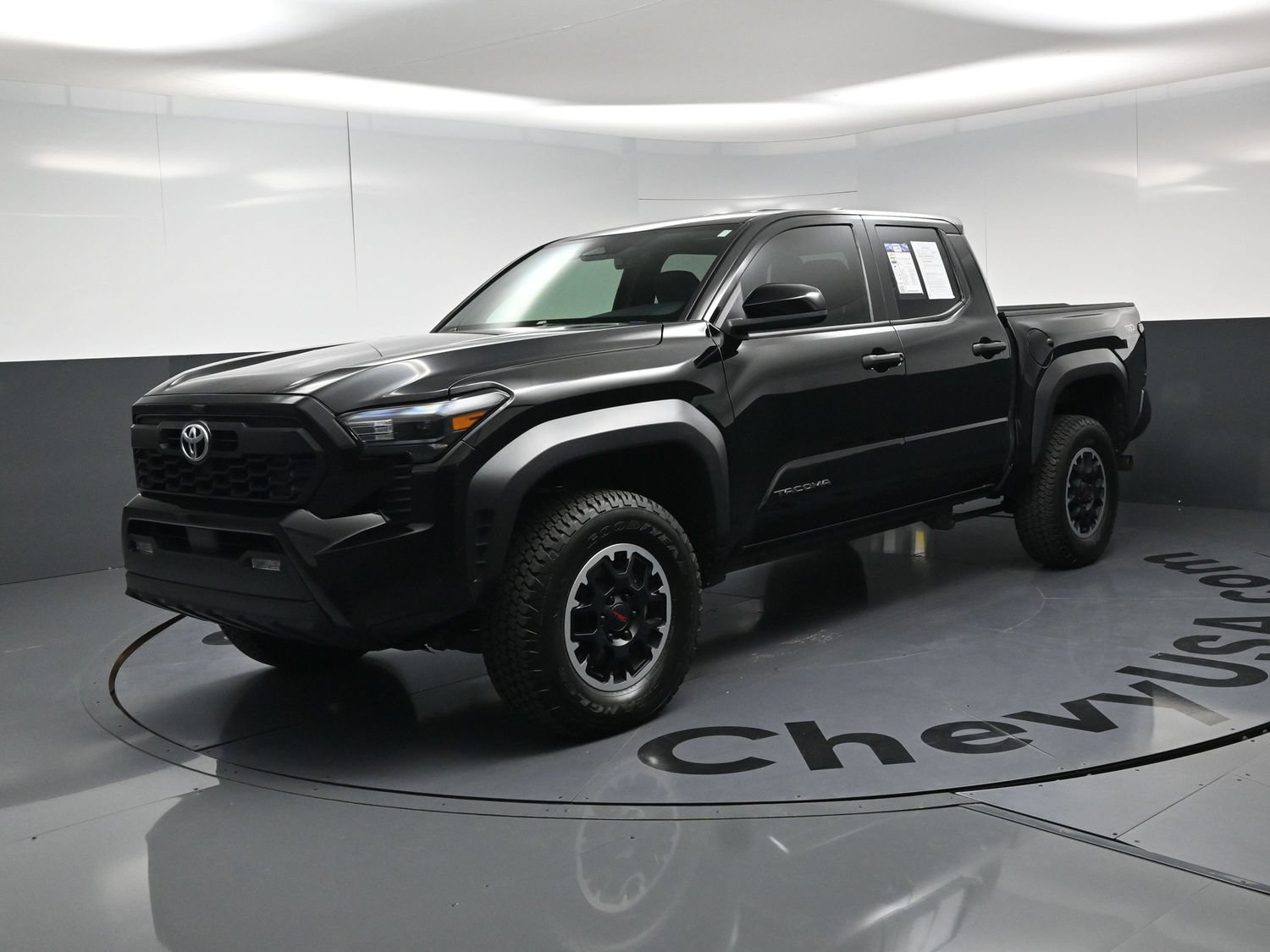 Used 2024 Toyota Tacoma TRD Off-Road AWD/4WD image 5