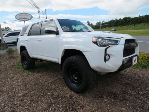 Used 2018 Toyota 4Runner TRD Pro AWD/4WD image 15