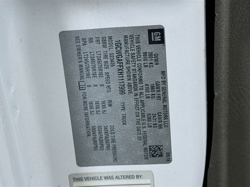 Used 2017 Chevrolet Express 2500 RWD image 33
