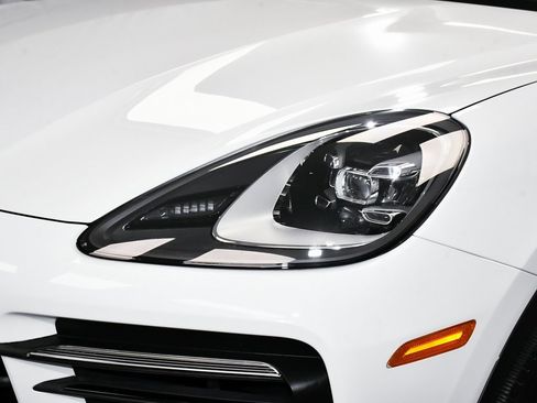 Used 2022 Porsche Cayenne Coupe image 74