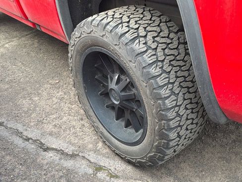 Used 2017 GMC Sierra 1500 SLE image 3