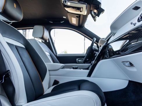 Used 2024 Rolls-Royce Cullinan Black Badge image 49