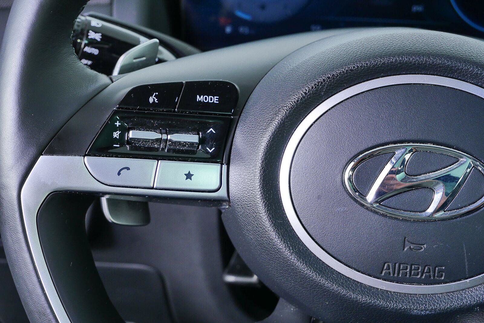 Used 2024 Hyundai Tucson Limited FWD image 11