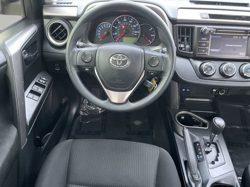 Used 2016 Toyota RAV4 LE FWD image 8