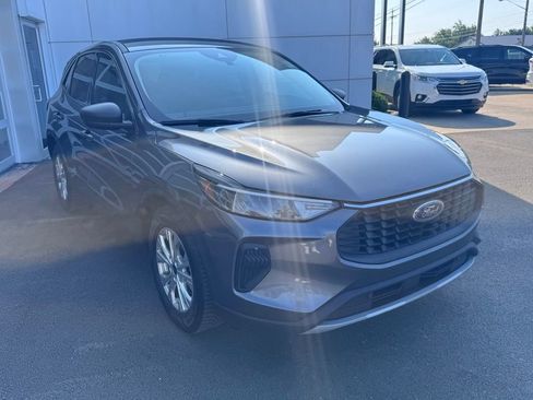 Used 2023 Ford Escape Active w/ Cold Weather Package FWD image 6
