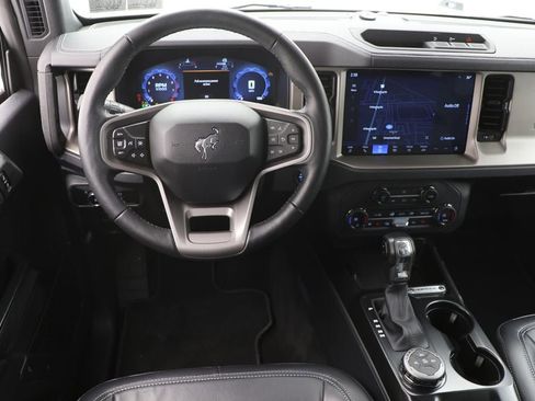 Used 2025 Ford Bronco Outer Banks image 13