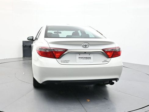 Used 2016 Toyota Camry SE image 6