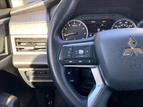 Used 2024 Mitsubishi Outlander SE image 23
