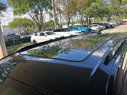 Used 2021 Chevrolet Blazer RS w/ Enhanced Convenience Package FWD image 16