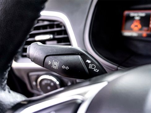 Used 2024 Ford Edge Titanium image 19