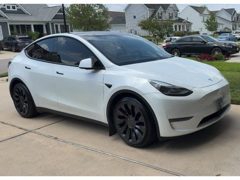 Used 2022 Tesla Model Y Performance AWD/4WD image 2