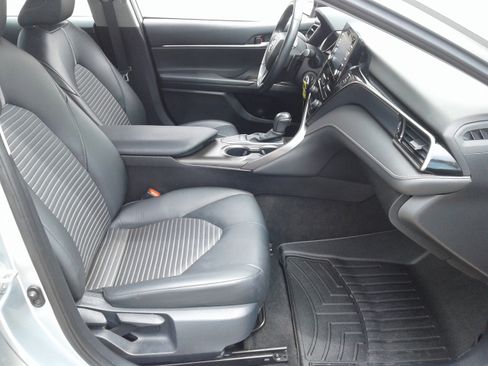 Used 2024 Toyota Camry SE FWD image 10