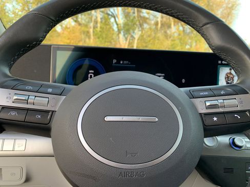 Used 2025 Hyundai Kona SEL image 28