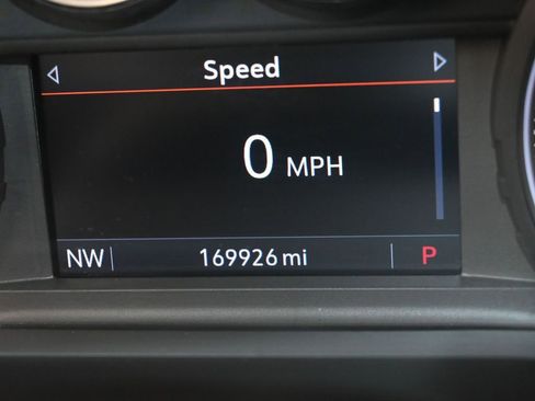 Used 2021 Chevrolet Suburban LT image 30