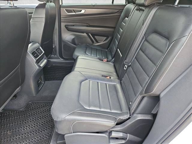 Used 2024 Volkswagen Atlas Cross Sport SEL R-Line AWD/4WD image 20