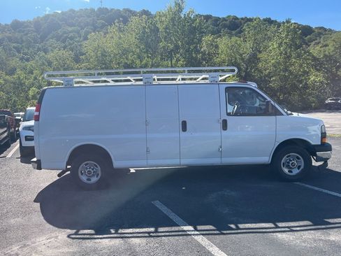 Used 2019 GMC Savana 2500 Work Van image 2