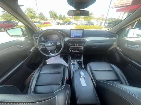 Used 2020 Ford Escape SEL image 10