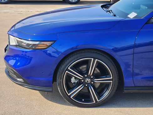 Used 2025 Honda Accord Sport image 8