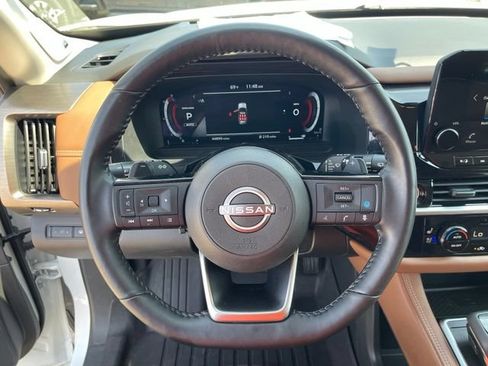 Used 2024 Nissan Pathfinder Platinum w/ Cargo Package AWD/4WD image 15