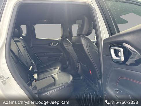 Used 2025 Jeep Compass Trailhawk AWD/4WD image 12