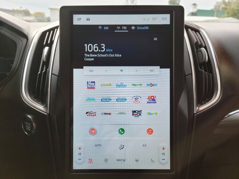 Used 2024 Ford Edge Titanium image 13