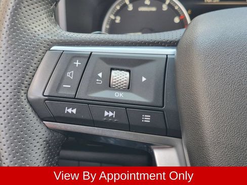 Used 2025 Mitsubishi Outlander SE AWD/4WD image 14