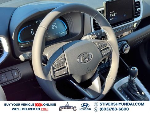 Certified 2025 Hyundai Venue Limited image 18