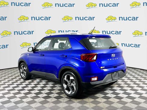 Certified 2025 Hyundai Venue Limited FWD image 5