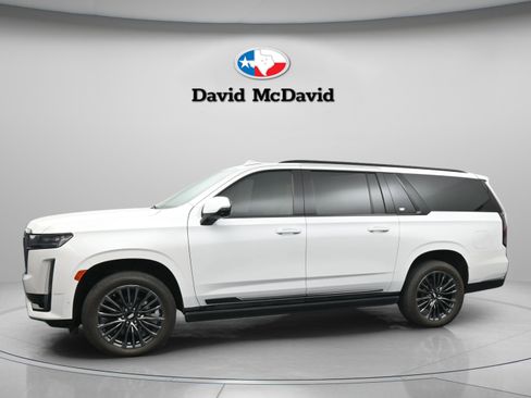 Used 2023 Cadillac Escalade ESV Sport w/ Touring Package AWD/4WD image 5