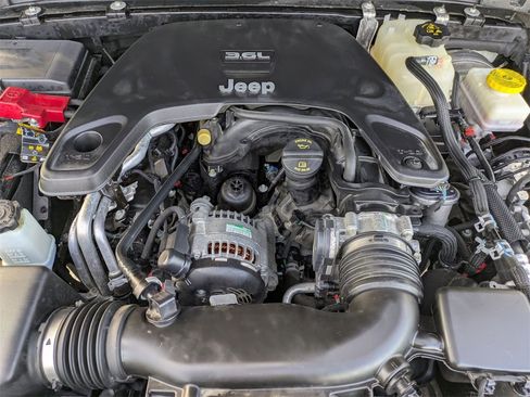 Used 2019 Jeep Wrangler Unlimited Sport S image 38