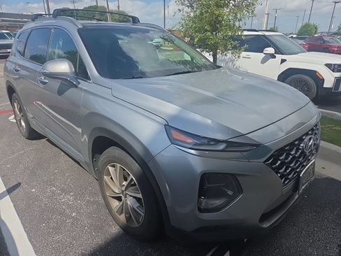 Used 2020 Hyundai Santa Fe SEL w/ Convenience + Premium Package FWD image 9
