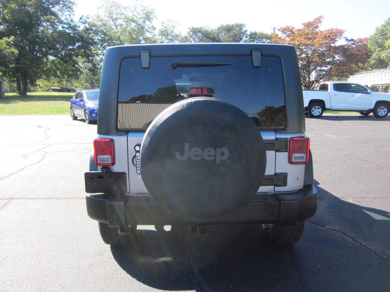 Used 2016 Jeep Wrangler Unlimited Rubicon w/ Max Tow Package AWD/4WD image 7