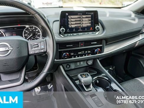 Used 2025 Nissan Rogue SV image 32