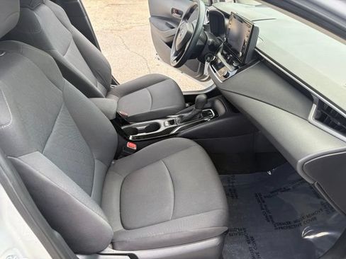 Used 2022 Toyota Corolla LE FWD image 36