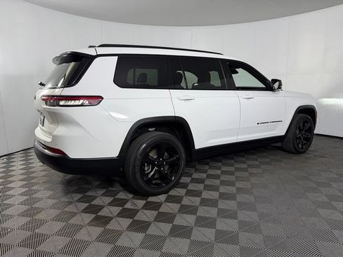 Certified 2022 Jeep Grand Cherokee L Laredo RWD image 7