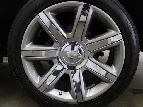 Used 2017 Cadillac Escalade ESV Luxury image 9