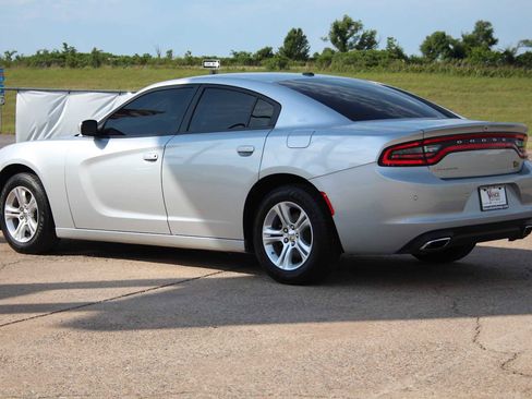 Used 2022 Dodge Charger SXT RWD image 7